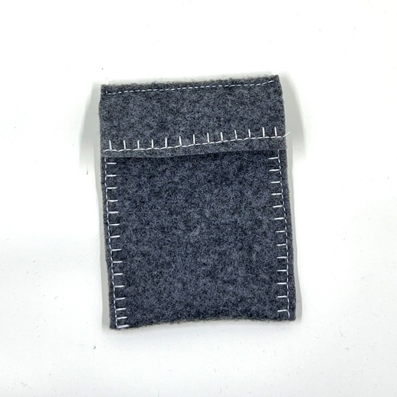 (2/$30) Handmade Bracelet and Pouch - Picture 4 of 4